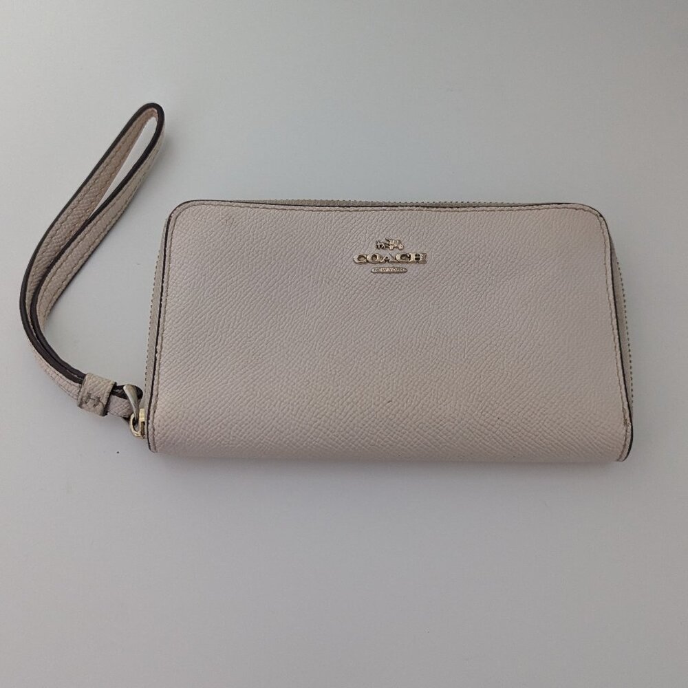 Coach Wristlet (Ivory with Gold Hardware)